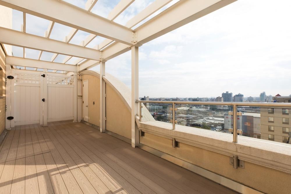 ניו יורק Howard Johnson By Wyndham Long Island City מראה חיצוני תמונה