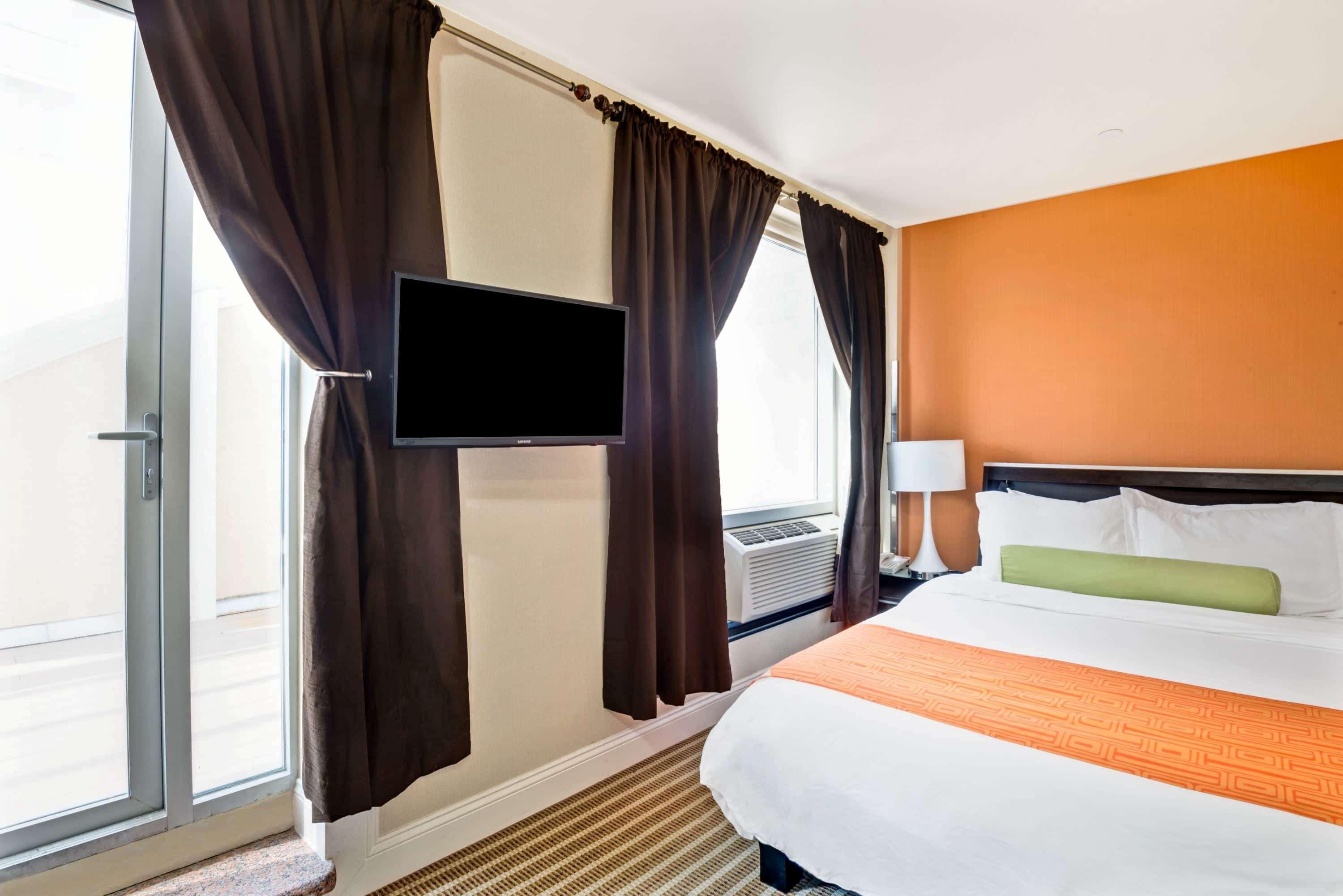 ניו יורק Howard Johnson By Wyndham Long Island City מראה חיצוני תמונה