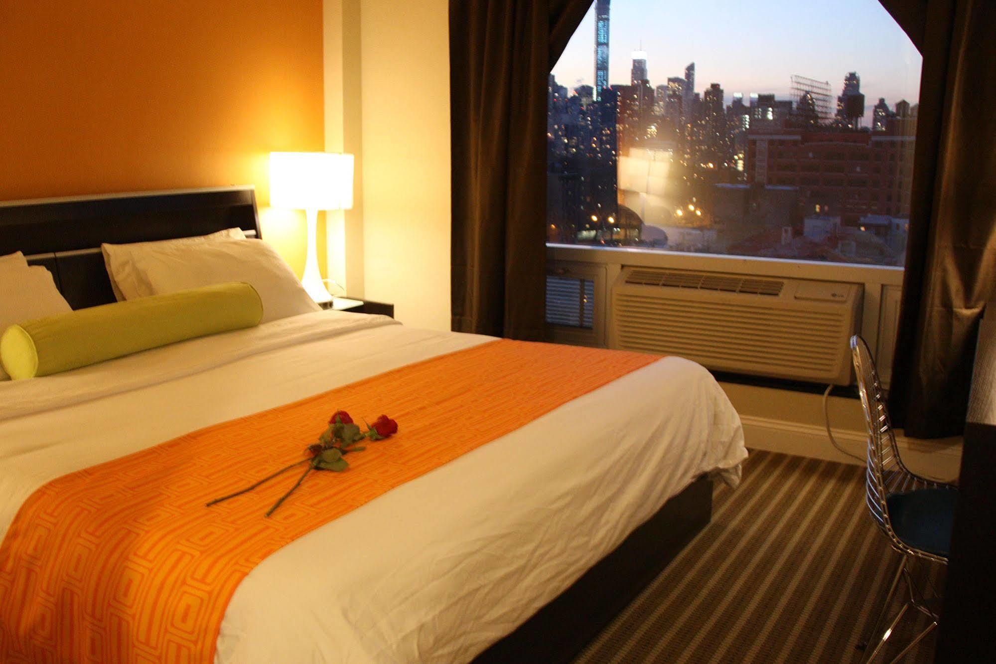 ניו יורק Howard Johnson By Wyndham Long Island City מראה חיצוני תמונה