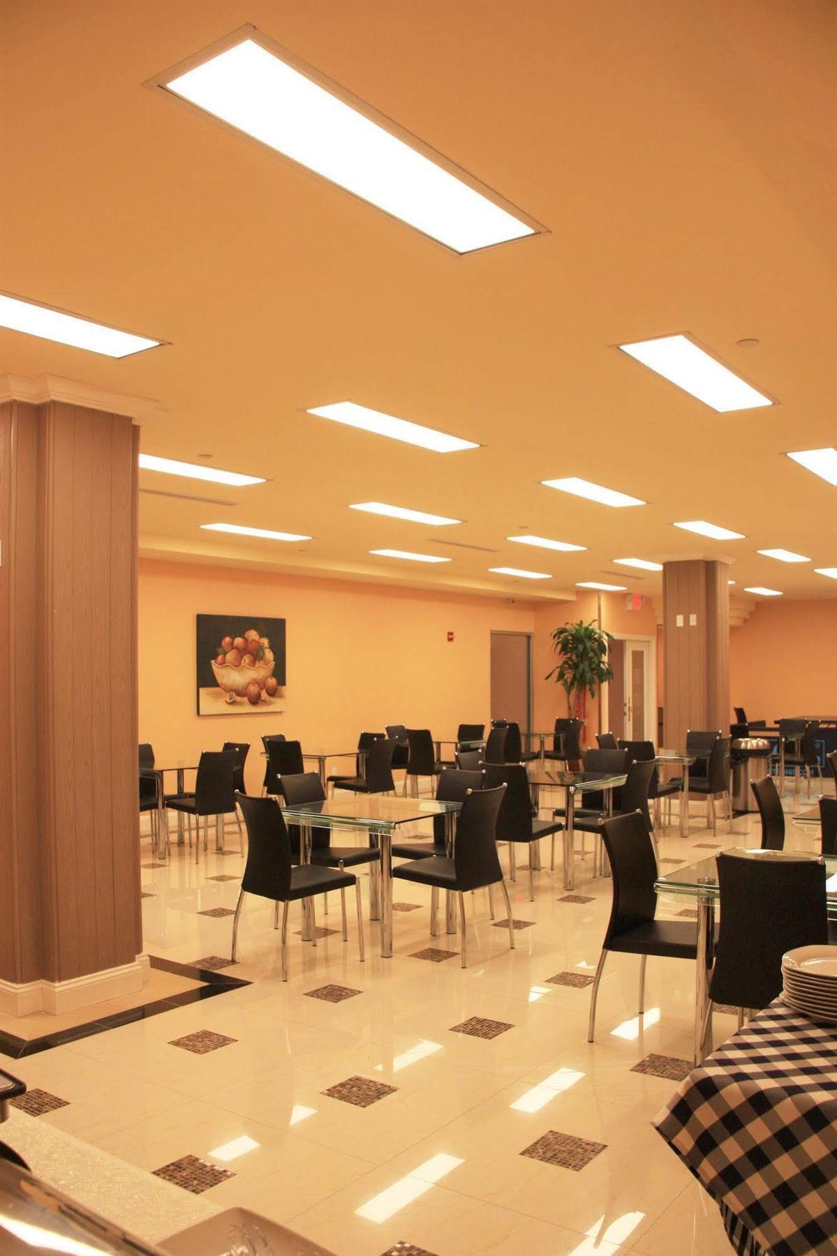 ניו יורק Howard Johnson By Wyndham Long Island City מראה חיצוני תמונה