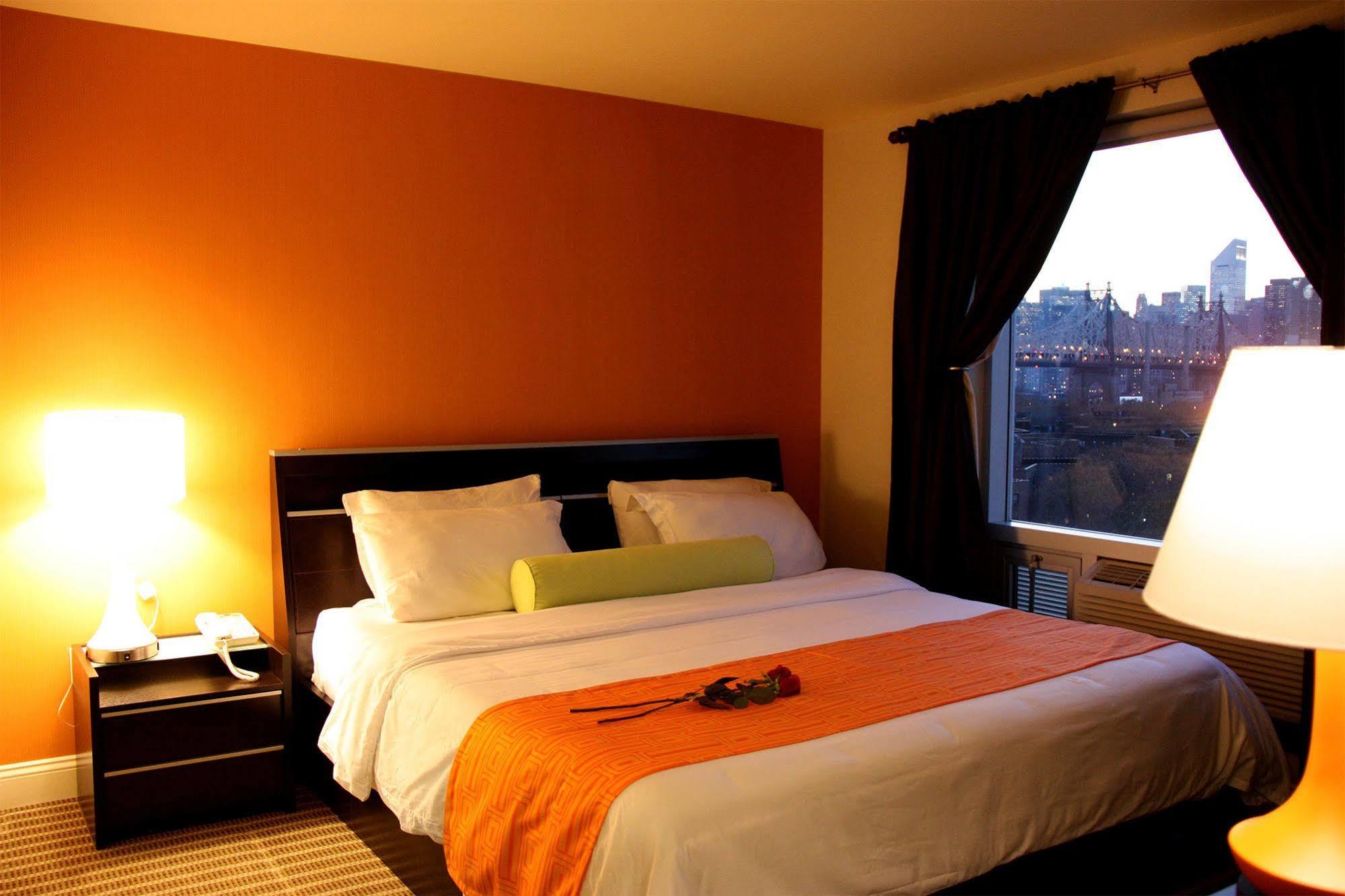 ניו יורק Howard Johnson By Wyndham Long Island City מראה חיצוני תמונה