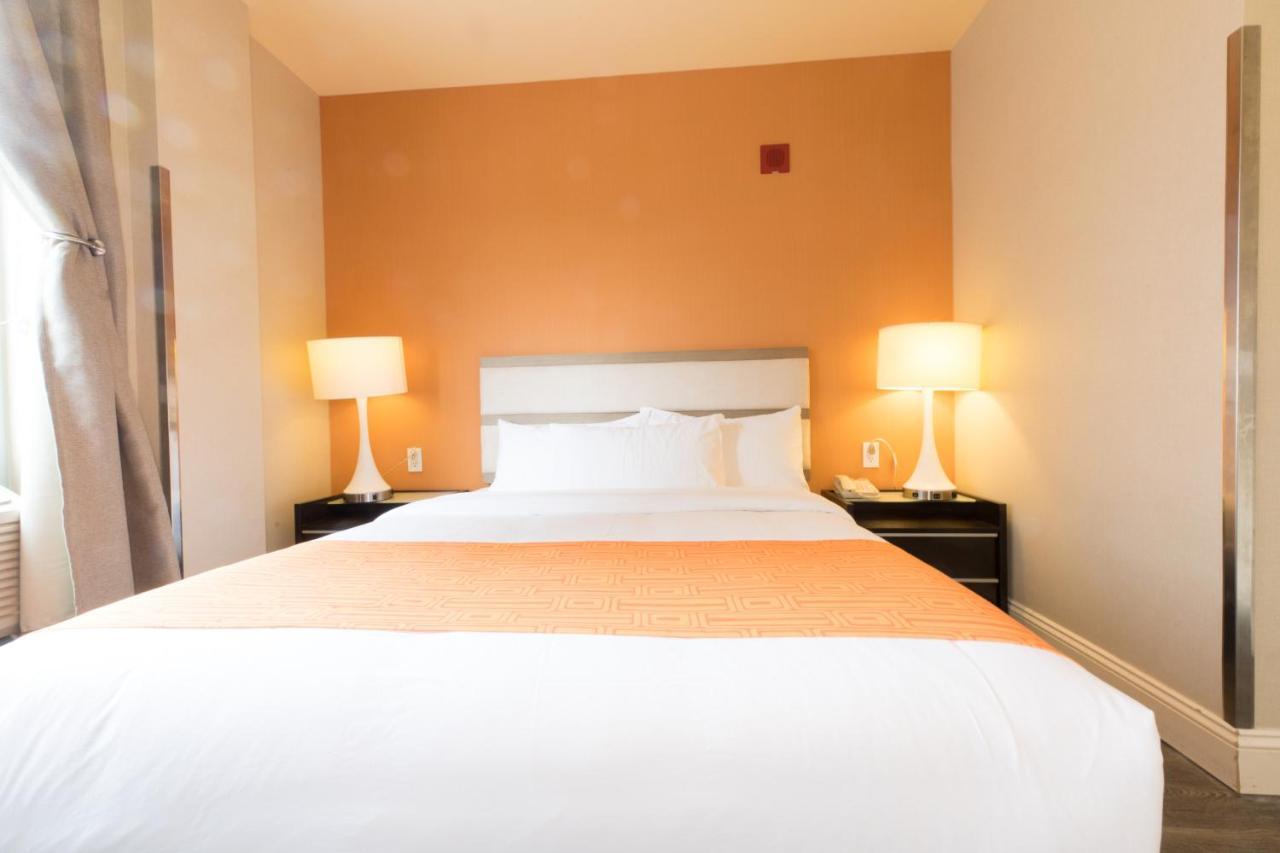 ניו יורק Howard Johnson By Wyndham Long Island City מראה חיצוני תמונה