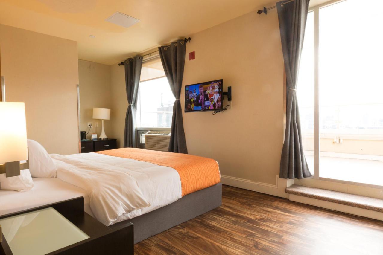 ניו יורק Howard Johnson By Wyndham Long Island City מראה חיצוני תמונה