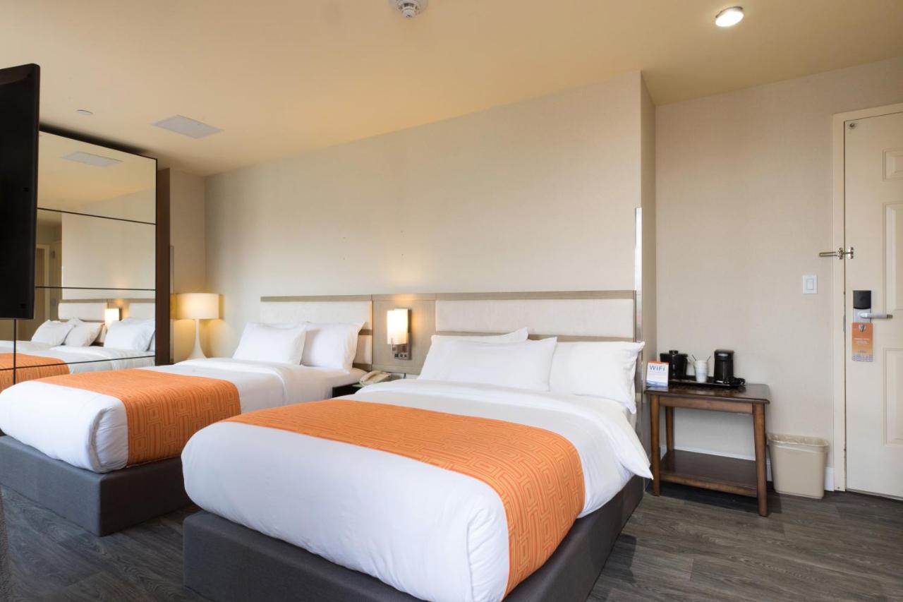 ניו יורק Howard Johnson By Wyndham Long Island City מראה חיצוני תמונה