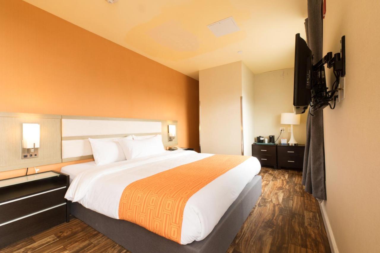 ניו יורק Howard Johnson By Wyndham Long Island City מראה חיצוני תמונה